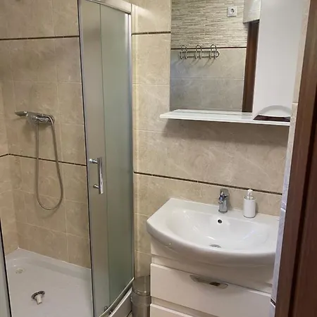 Διαμέρισμα Gloria будинок повністю Γιαρέμτσε