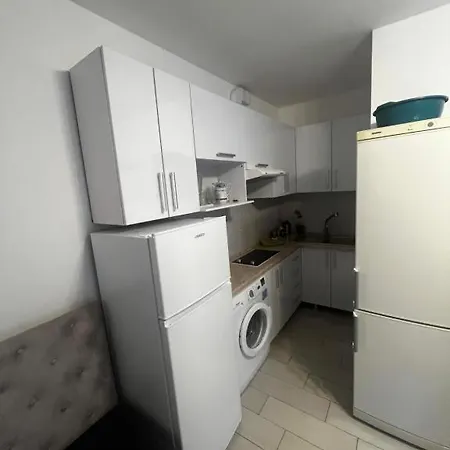 Διαμέρισμα Gloria будинок повністю Γιαρέμτσε